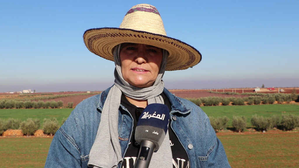 فتيحة.. امرأة قروية تنافس الرجال في إنتاج فلاحي أفضل بعين تاوجطات(فيديو)