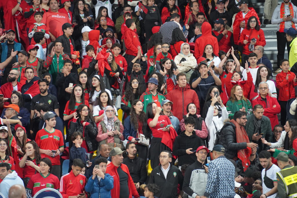 بعد الفوز على البرازيل .. الجماهير المغربية: الركراكي ارحل (فيديو)