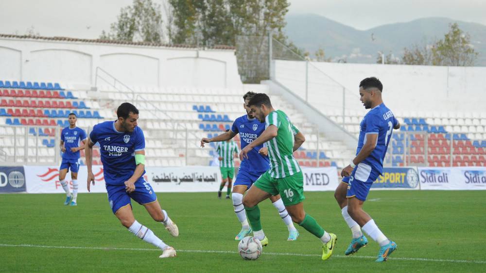 المولودية الوجدية يُحفز لاعبيه لاقتلاع الفوز من اتحاد طنجة