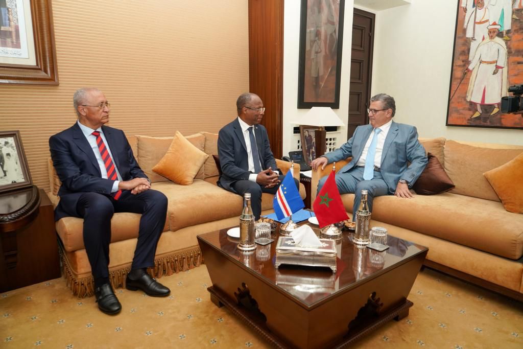 أخنوش يجري مباحثات مع الوزير الأول بحكومة جمهورية الرأس الأخضر