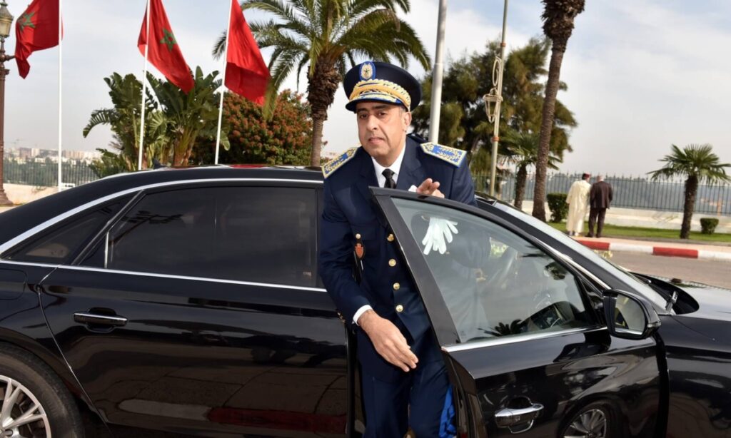 الحموشي يوقف ضابطي شرطة عن العمل مؤقتا بسبب قضية تتعلق بالهجرة غير الشرعية