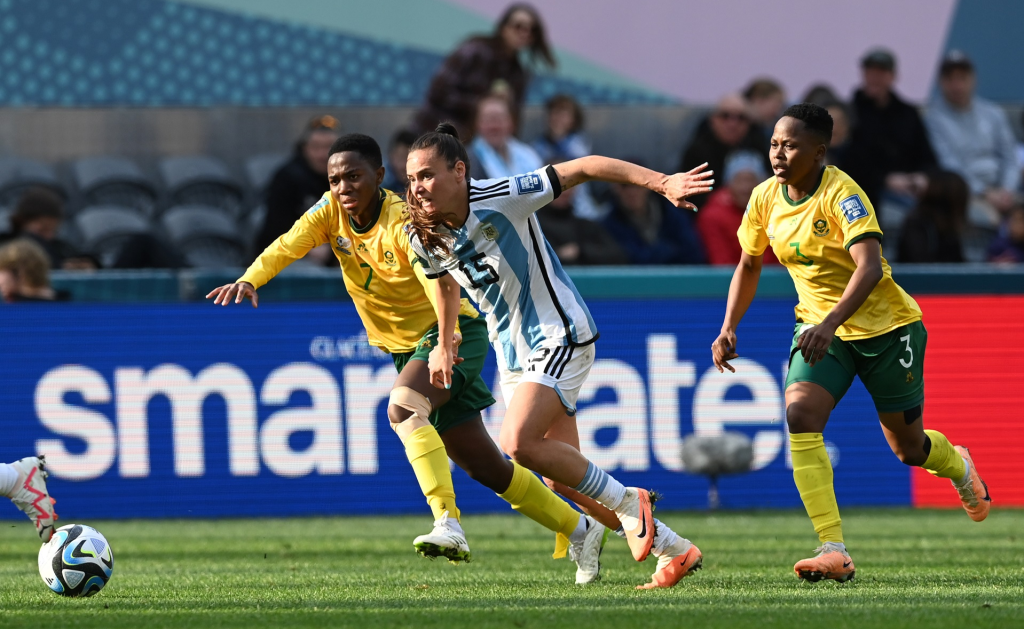 الأرجنتين تفلت من هزيمة ثانية في مونديال السيدات أمام جنوب إفريقيا