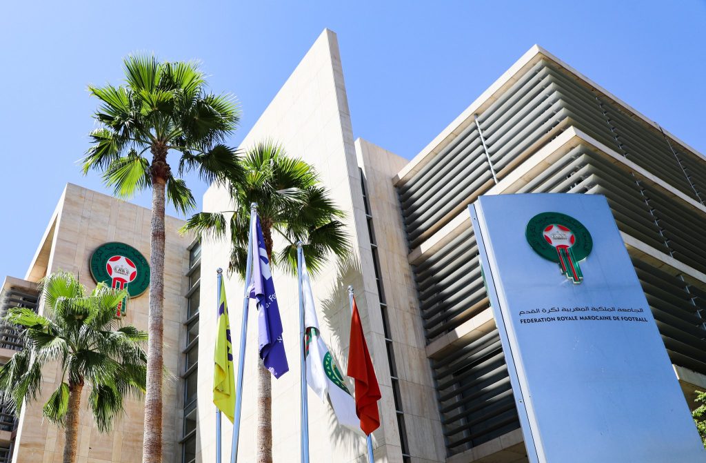 رئيس الاتحاد العربي لكرة القدم ينوه بعمل الجامعة الملكية المغربية لكرة القدم بتحقيق طفرة كروية في المغرب