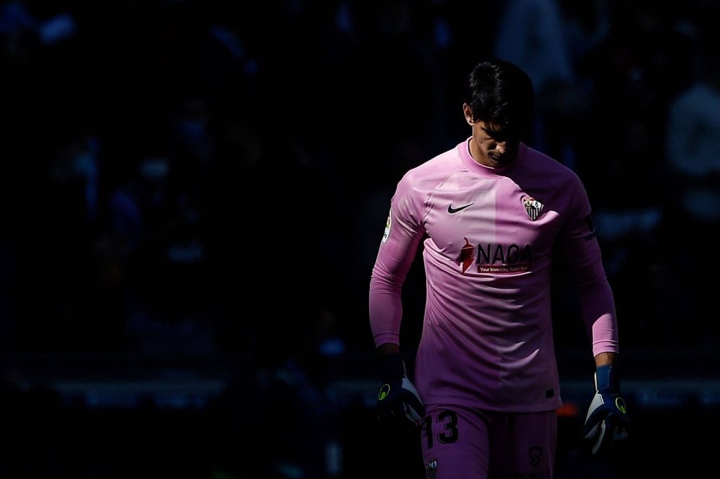 بعد إعلان إصابة كورتوا .. هل يقبل ياسين بونو بشرط ريال مدريد الأخير؟