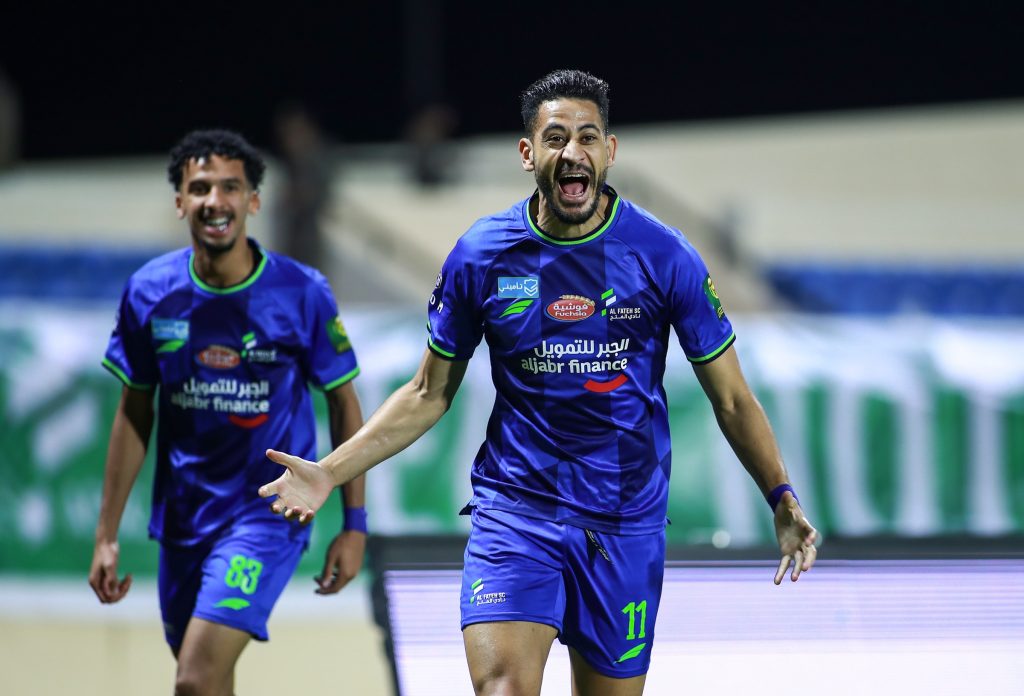 وليد الركراكي يوجه الدعوة لمراد باتنا للالتحاق بالأسود