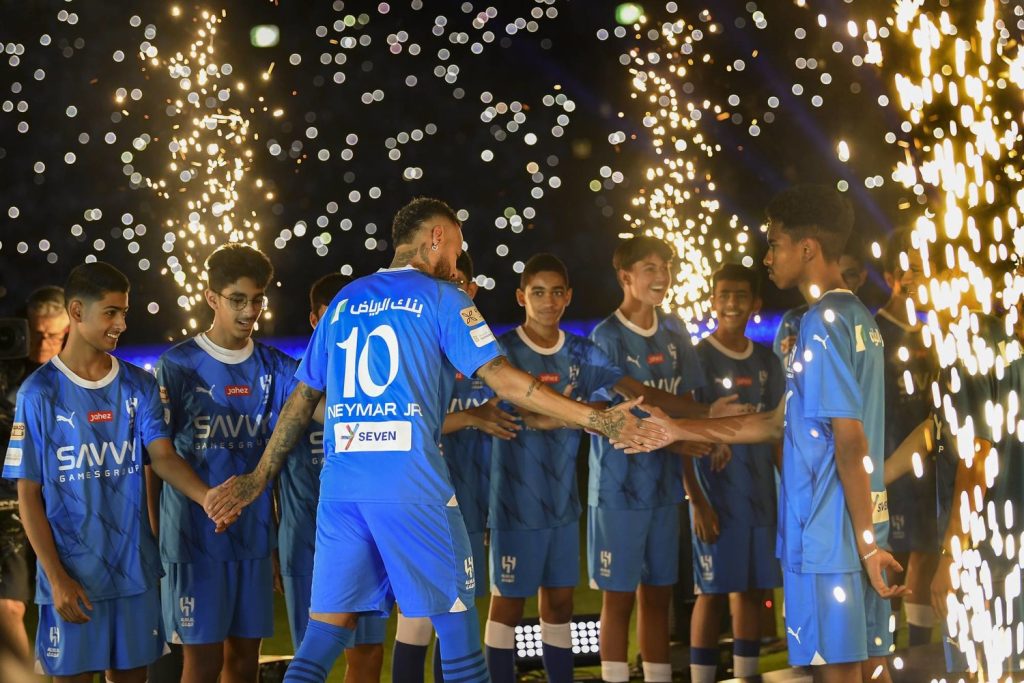 فيفا : الأندية السعودية الأكثر إنفاقا في الميركاتو