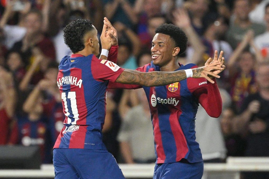 بالدي يمدد عقده مع برشلونة