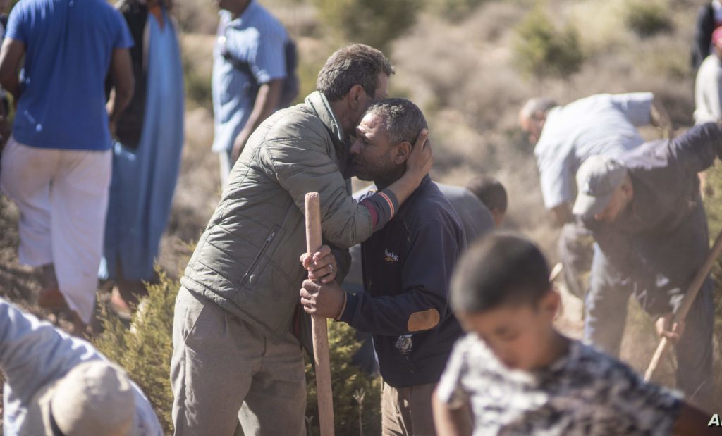 الحكومة تعلن عن صرف الدعم الخاص بإعادة بناء المنازل