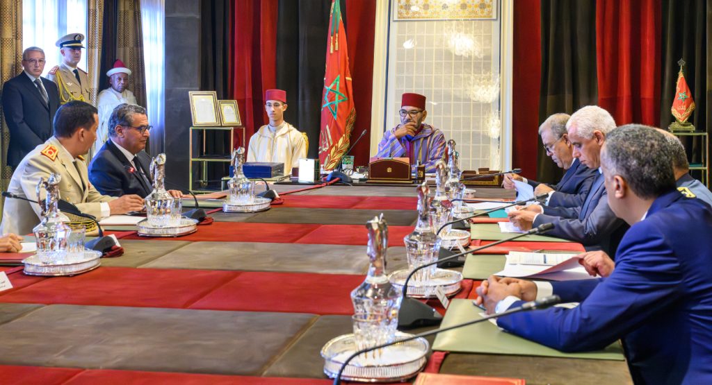 جلالة الملك يأمر بحداد وطني لثلاثة أيام مع تنكيس الأعلام الوطنية