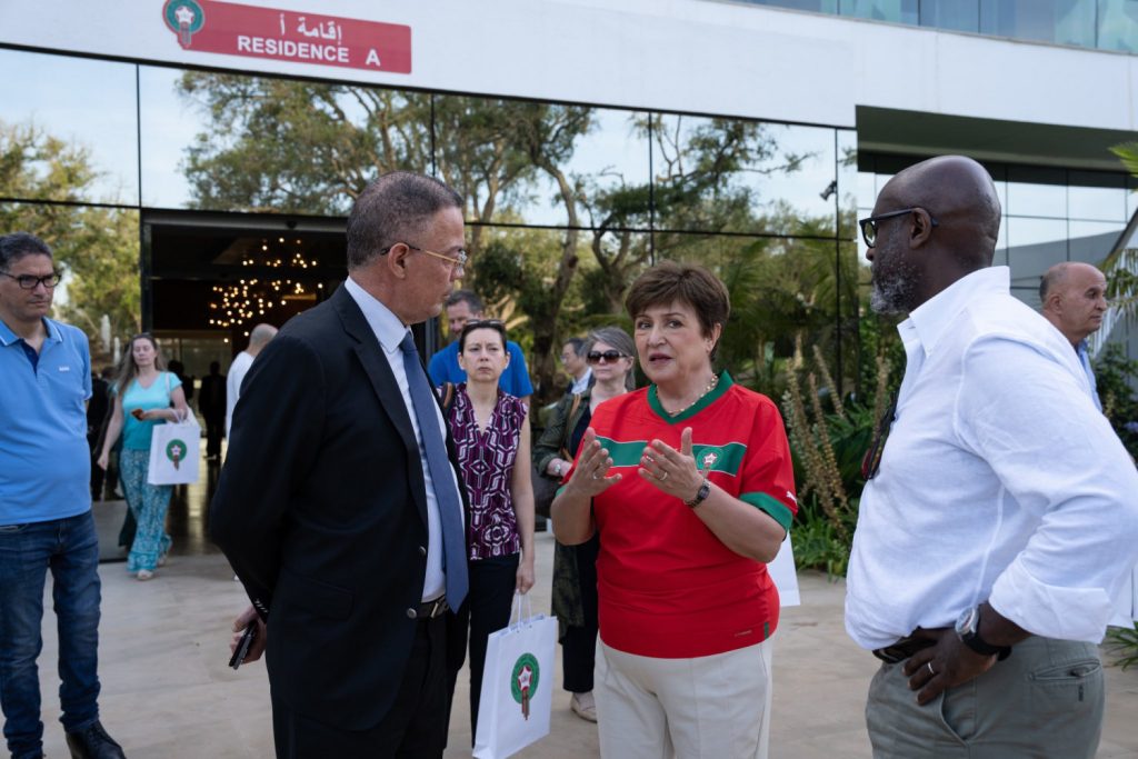 تضامنا مع ضحايا زلزال الحوز .. مُباراة استعراضية بين نجوم المغرب وفريق البنك الدولي و صندوق النقد الدولي