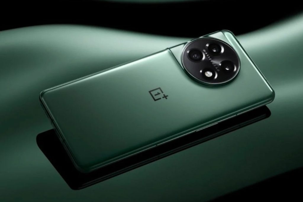 هاتف مميز قابل للطي يتحدى سامسونغ