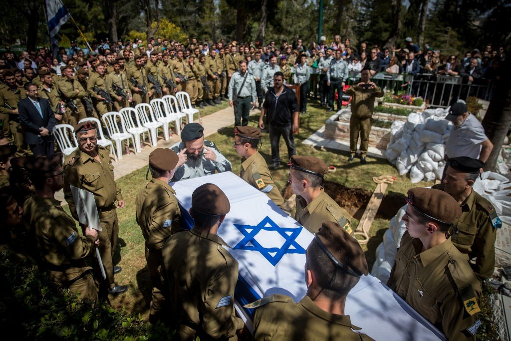 مصرع أربعة ضباط إسرائيليين في غزة يرفع الحصيلة إلى 23 قتيلا