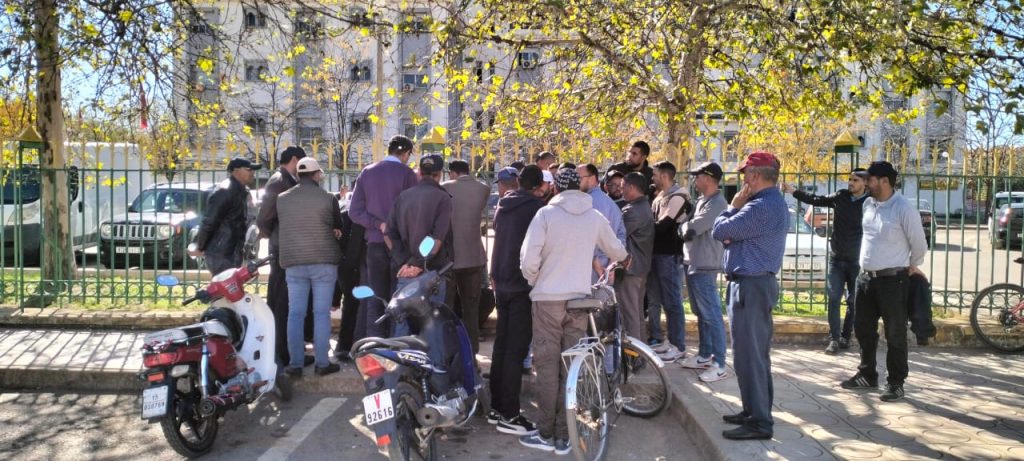 تقاعس تسديد الأجور يخرج حراس أمن المؤسسات التعليمية للاحتجاج بالحاجب