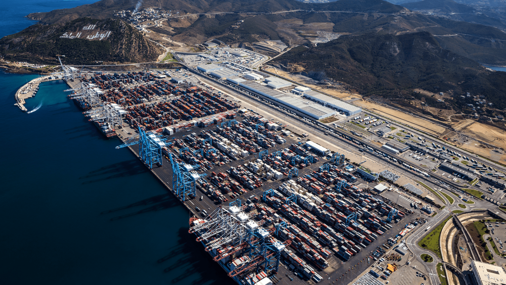 بقيادة جلالة الملك اقتصاد المغرب أصبح قطبا جهويا رائدا