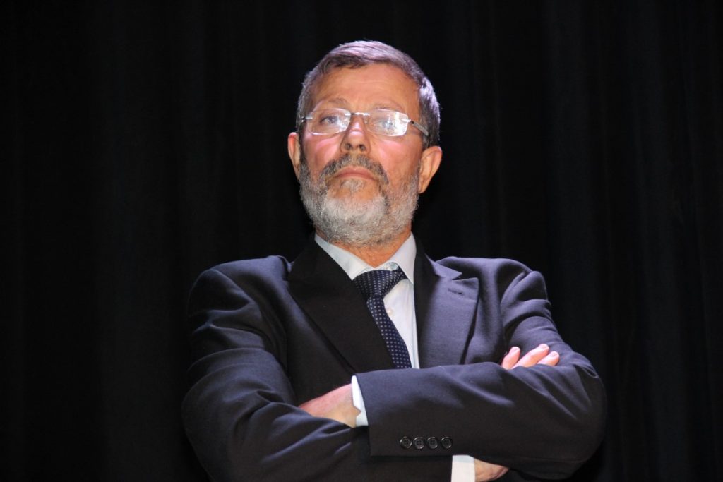 قاضي التحقيق يقرر متابعة البرلماني السيمو في حالة سراح