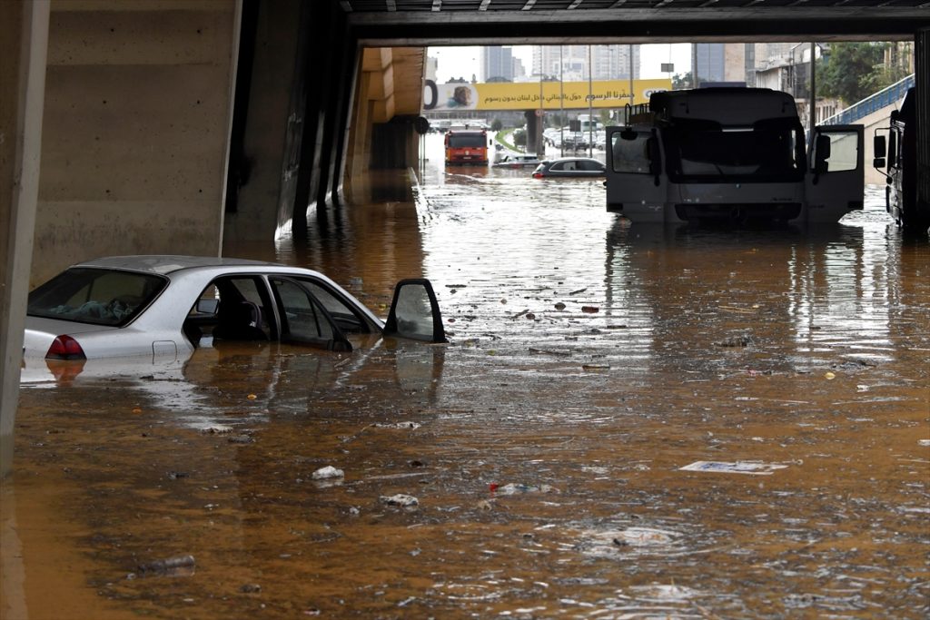 بيروت .. أمطار طوفانية تسفر عن خسائر مادية وبشرية