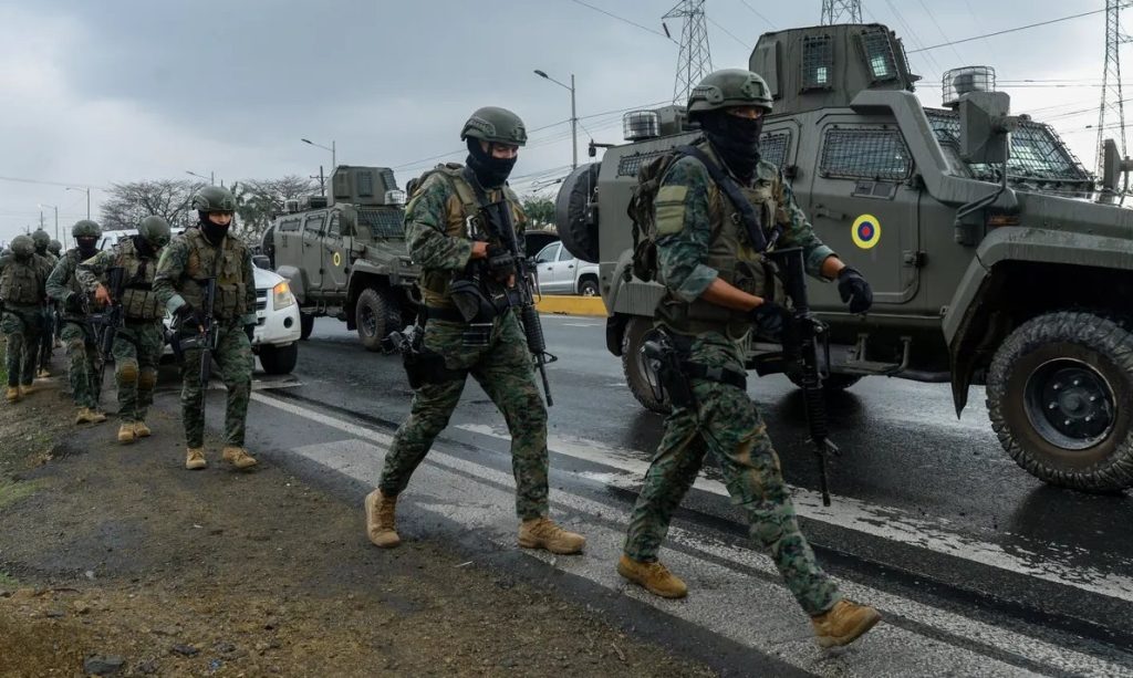 رئيس الإكوادور يعلن أزمة أمنية في البلاد