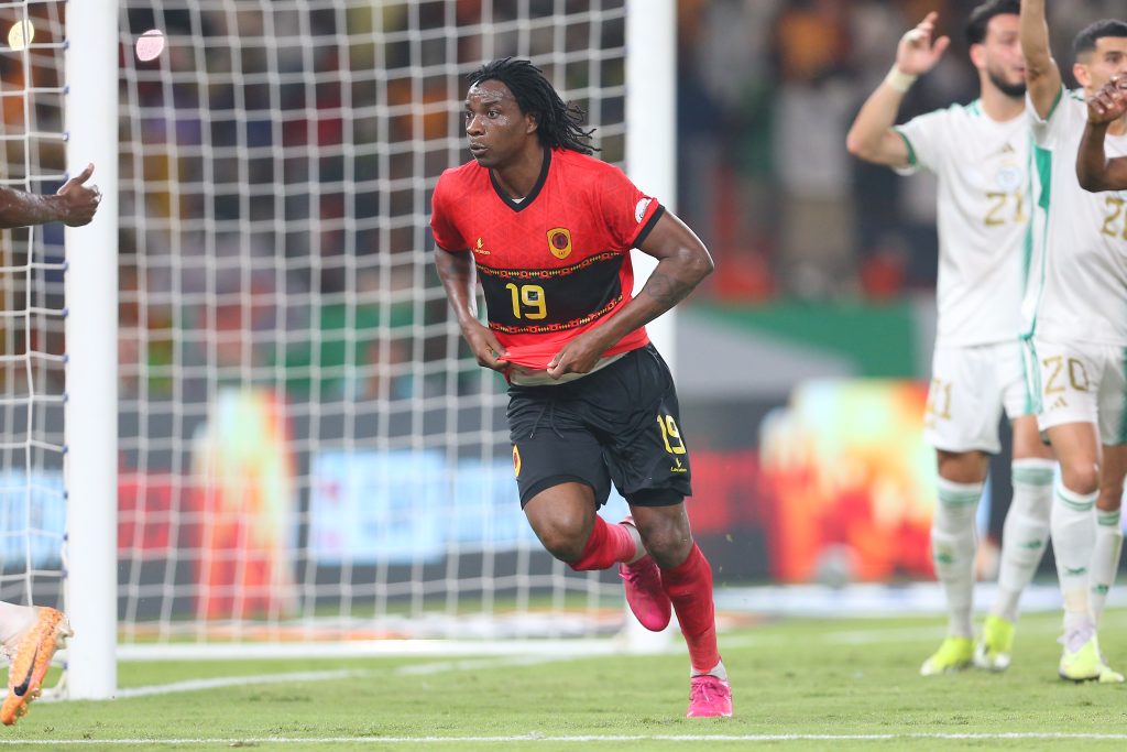 بداية مخيبة لثعالب الصحراء .. أنغولا تفرض التعادل على الجزائر