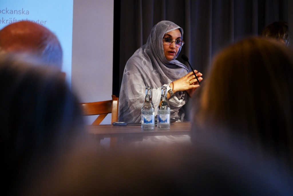 الانفصالية أميناتو حيدر غير مرغوب فيها في إسبانيا