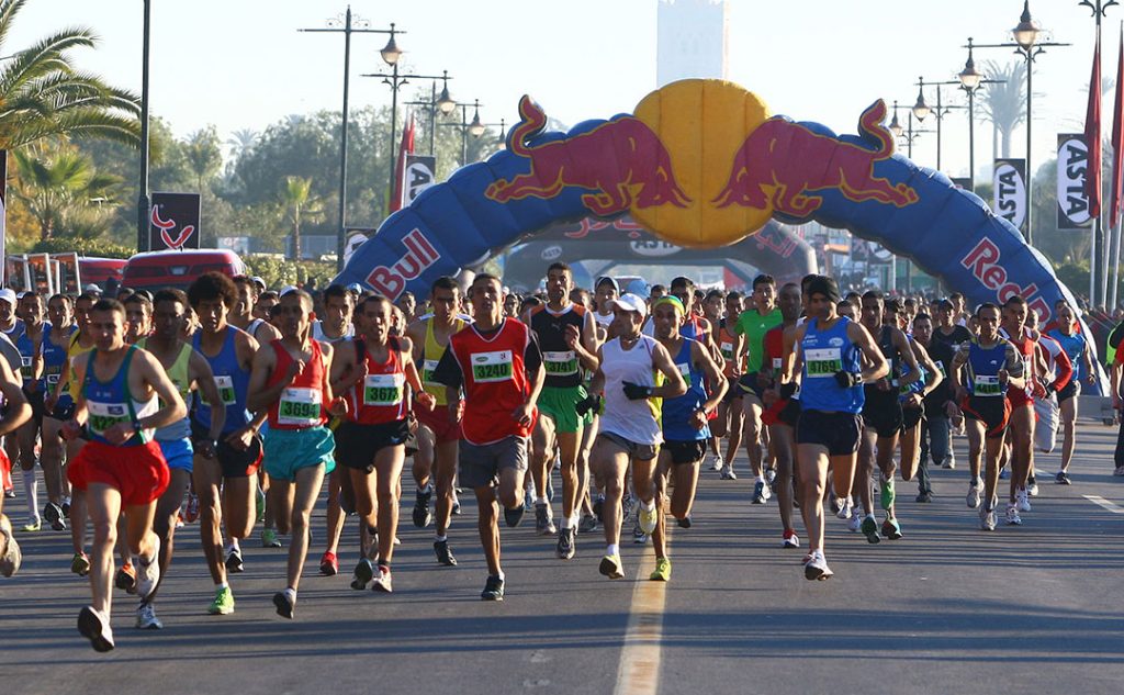 الكيني سامي كيتوارا والمغربية كوثر فركوسي يفوزان بلقب ماراطون مراكش الدولي