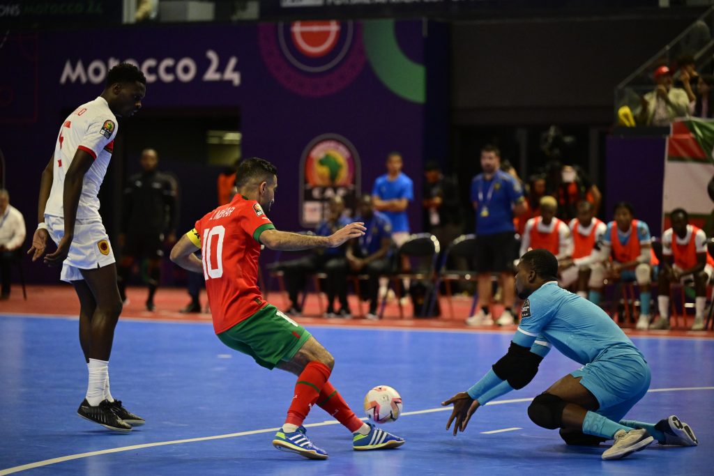 أسود القاعة يبصمون على بداية جيدة بفوزهم على أنغولا بخماسية