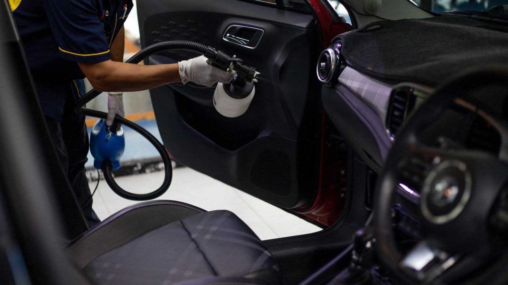 قرار عاملي جديد يحدد توقيتا لعمل الحمامات ومحلات غسل السيارات بطنجة