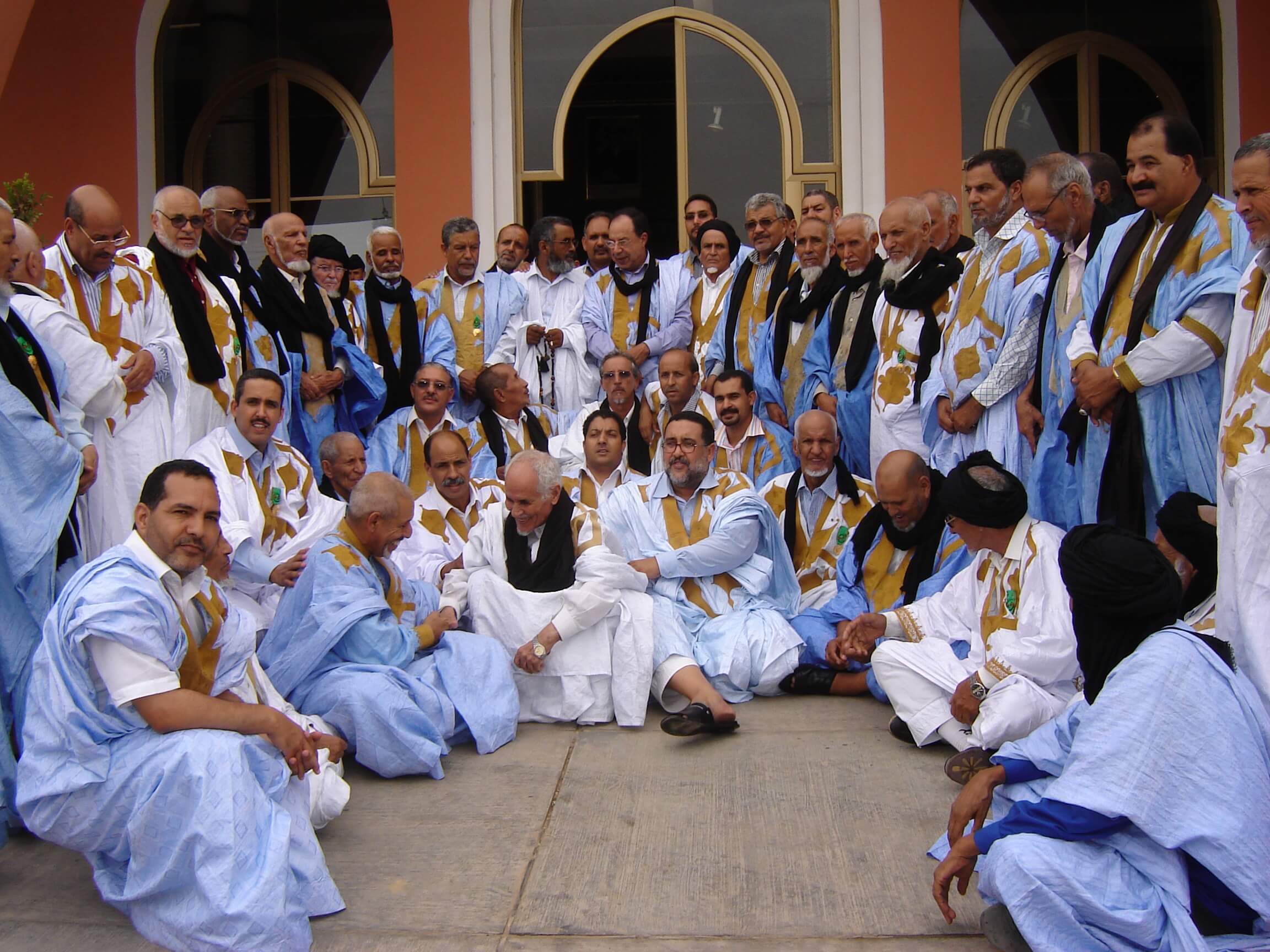 شيوخ وأعيان القبائل الصحراوية يشيدون بدينامية الدعم الدولي لمخطط الحكم الذاتي