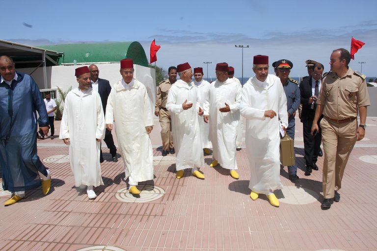 تسلم هبة ملكية لأشخاص معوزين وشرفاء الأمغاريين بمناسبة موسم مولاي عبد الله أمغار