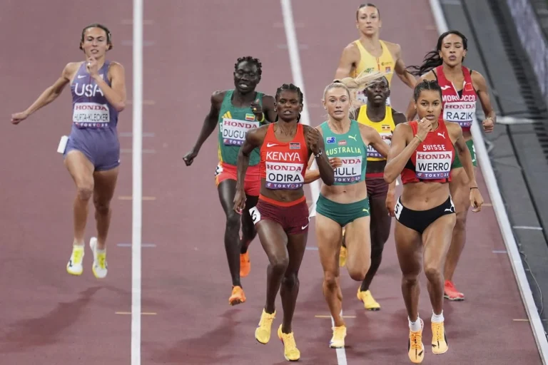 نصف نهائي 800 متر يوقف مسار آسية الرزيقي في طوكيو
