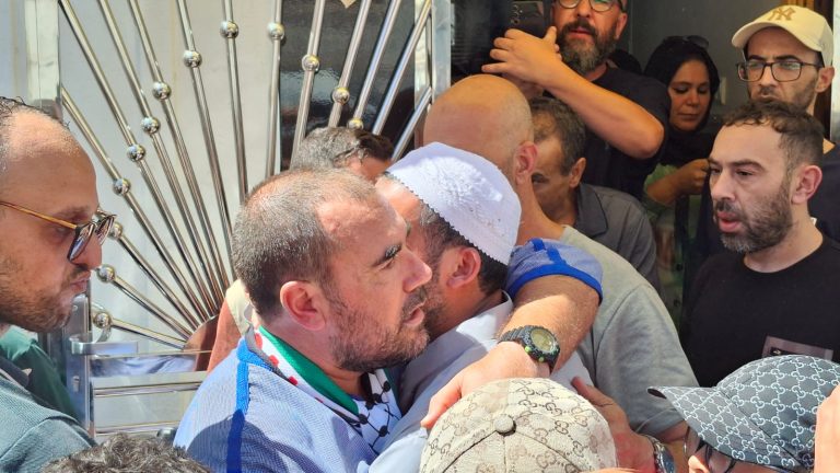 هل يطوى ملف معتقلي الريف بعد جنازة الزفزافي الأب؟