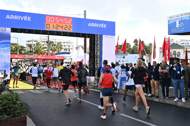 ماراطون الدار البيضاء يتحول إلى احتفال عالمي بنكهة مغربية