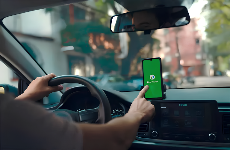 مراكش .. السجن النافذ لسائق إندرايف بعد سرقته هاتف سائحتين