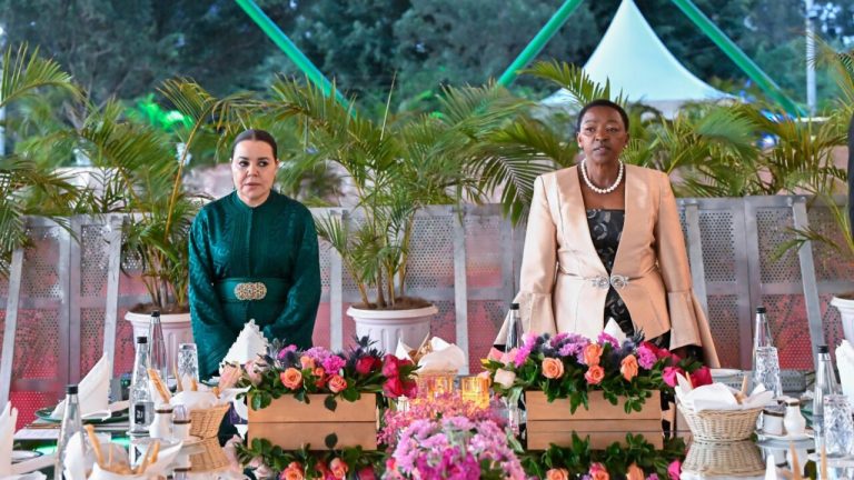 السيدة الأولى لجمهورية كينيا تقيم مأدبة عشاء على شرف الأميرة للا أسماء