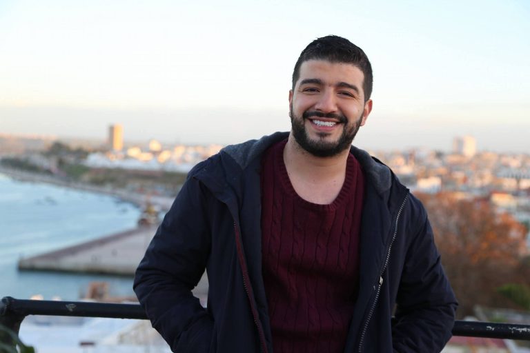 شيكات بدون رصيد تجرّ الكوميدي حمزة الفيلالي إلى المتابعة