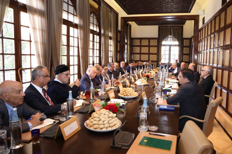 الأحزاب تشيد بدور جلالة الملك في تحيين مبادرة الحكم الذاتي عبر مقاربة تشاركية