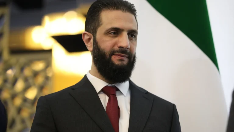 مجلس الأمن يرفع العقوبات عن الرئيس السوري قبل زيارته المرتقبة للبيت الأبيض