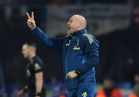 نوتنغهام فوريست يقيل مدربه دايش بعد التعادل مع ولفرهامبتون