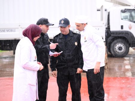 المديرية العامة للأمن الوطني تعبئ وحدتين متنقلتين لتموين ساكنة القصر الكبير