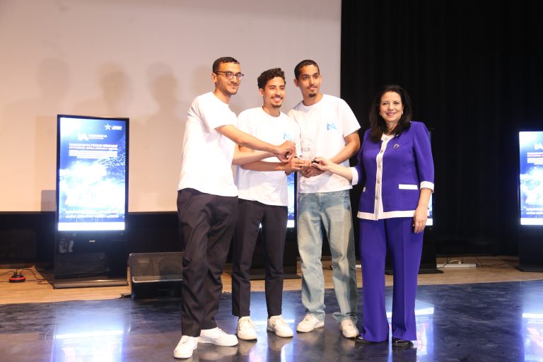 الداخلة : تتويج ثلاثة مشاريع رقمية خلال هاكاثون رمضان IA