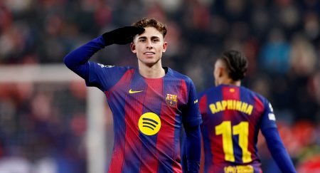 برشلونة يمدد عقد فيرمين لوبيز