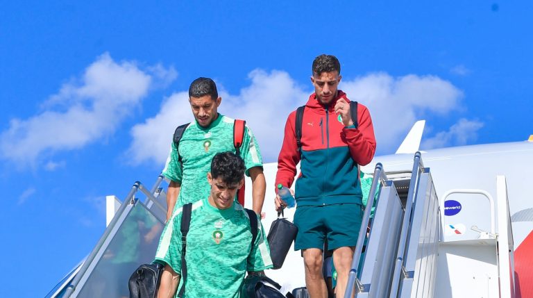 بعثة المنتخب المغربي تحط الرحال بمطار الرباط-سلا