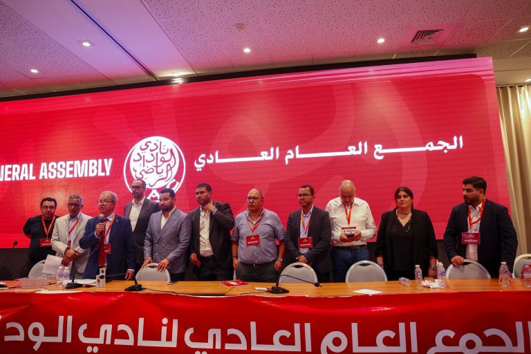الوداد يطوي صفحة آيت منا و ينتخب رئيساً جديداً