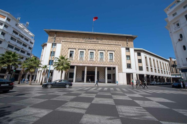 بنك المغرب يعلن مستجدات مهمة تهم القروض والودائع والسيولة البنكية