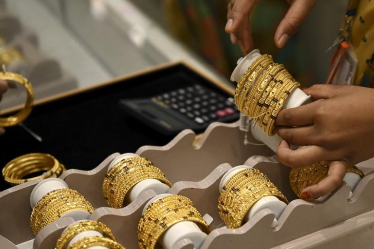 خسائر ثقيلة تضرب المعدن الأصفر اليوم